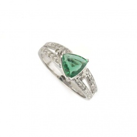 18k White Gold Emerald and Diamond Dress Ring 0.92ct